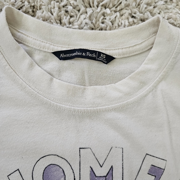 Women's Extra Small Abercrombie & Fitch "Women are Rad" Top - Picture 2 of 2